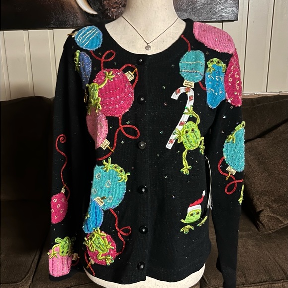 Design Options • Small • Cardigan • Sweater • Frogs & Christmas Design • New - Picture 4 of 16